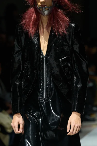 Look 18